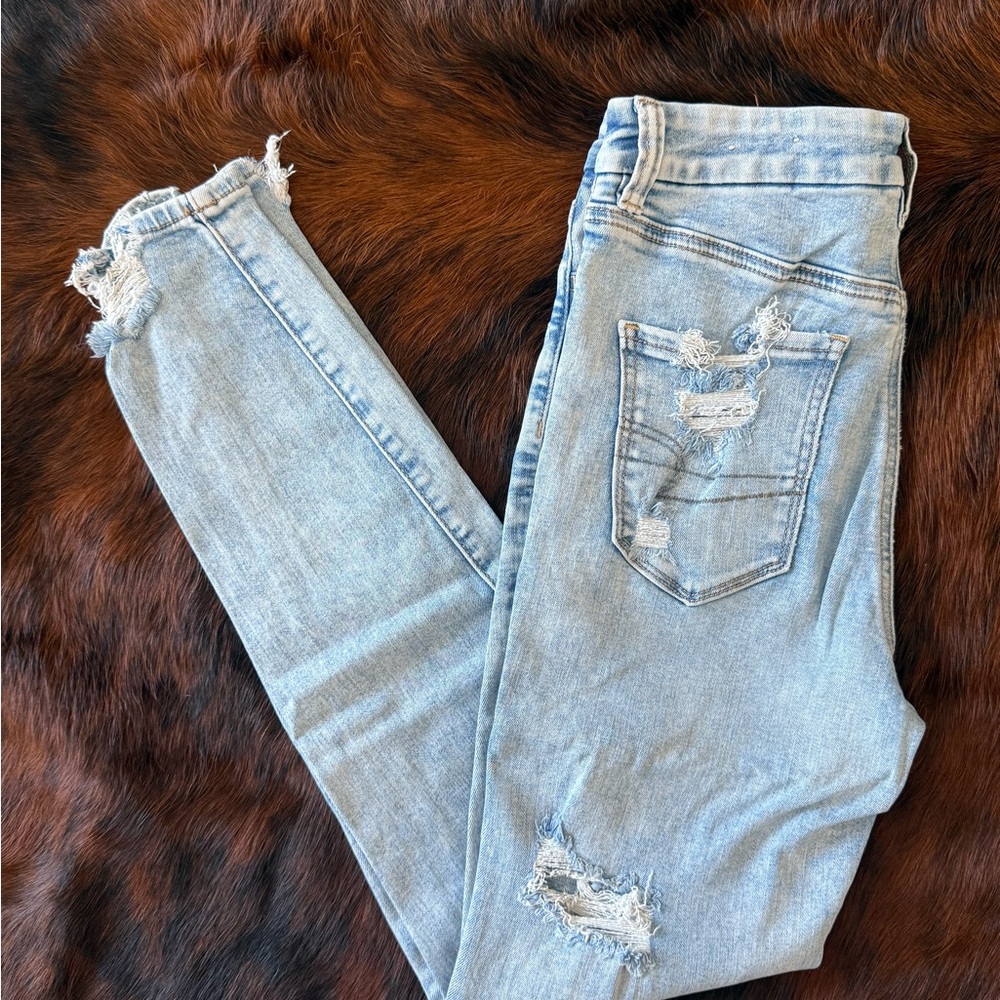 American Eagle Outfitters Light Blue Distressed Skinny Jeans
